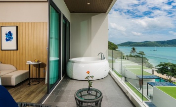 Двухместная студия Premier с видом на море двуспальная кровать в My Beach Resort Phuket