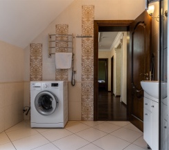 Премиум с кухней (Трехкомнатный 4-х местный номер без балкона) в Odeon