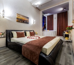 Двухместный номер Wedding Comfort with Jacuzzi двуспальная кровать в Алекс