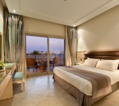 Двухместный полулюкс двуспальная кровать в Sunrise Crystal Bay Resort