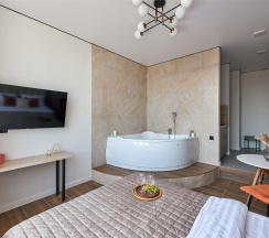 Апартаменты с джакузи на Степана Разина 2 на 13 этаже (232/3) в Степаненков