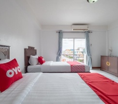 Двухместный номер Standard 2 отдельные кровати в OYO 1123 The One Health Care and Apartment