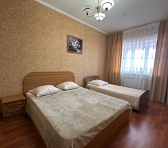 Люкс двухкомнатный с балконом в Николаевский