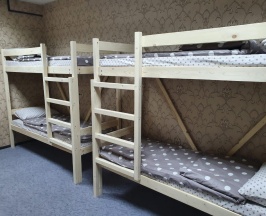 Кровать в 6-ти местном общем номере в Порт