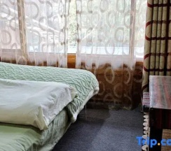 Двухместный номер Standard двуспальная кровать в Up In The Air Youth Hostel