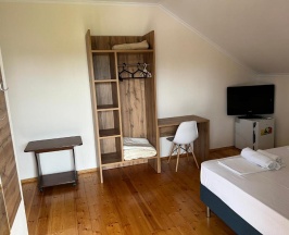 Двухместный номер Deluxe с балконом двуспальная кровать в Нина