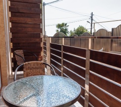 Четырёхместный номер Standard с балконом в L-hotel