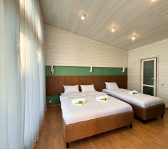 Трёхместный номер Standard с красивым видом из окна в Manresa family resort