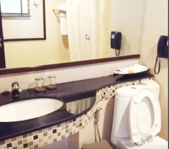 Двухместный номер Standard с видом на сад двуспальная кровать в Tara Mantra Cha Am Resort