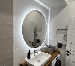 Апартаменты Comfort с 3 комнатами с видом на город в Апартаменты WHITE APARTMENT рядом с центром