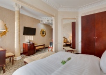 Двухкомнатный люкс в The Rooms Boutique Hotel