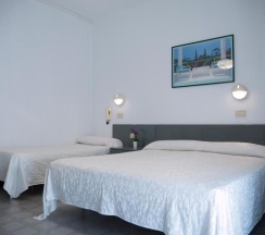 Трёхместный номер Standard в Hotel Casa Mia