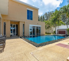 Вилла Pool с кухней с 4 комнатами в Splash Beach Resort