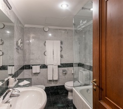 Стандарт с видом на Реку в Золотое кольцо