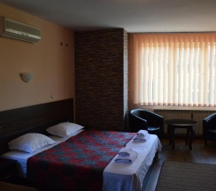 Двухместный номер Standard с балконом 2 отдельные кровати в Bon Bon Hotel