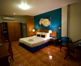 Двухместный номер Standard с балконом и с красивым видом из окна двуспальная кровать в Гостевой дом Sugar Inn Phuket