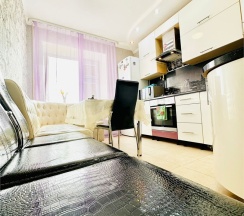 ул. Кедровая д. 14 (2 комн.) VIP в Гостиница 89 регион