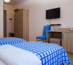 Супериор с просторным балконом и двумя раздельными кроватями в Ассоль