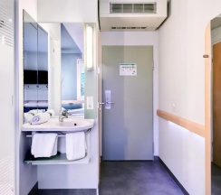 Двухместный номер Standard двуспальная кровать в B&B HOTEL Köln-Marsdorf