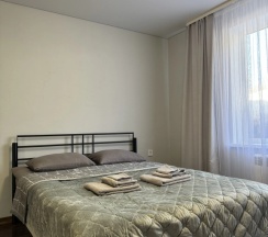 Двухместный коттедж с 2 комнатами двуспальная кровать в На Карьерной