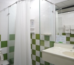 Двухместный номер Standard с балконом двуспальная кровать в Basaya Beach Hotel & Resort