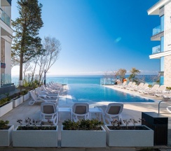 Duplex с видом на море и бассейн в Лучезарный Резорт