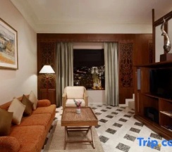 Одноместный люкс с 2 комнатами в The Davis Bangkok Hotel