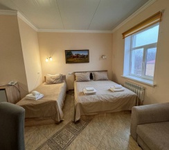 Трёхместный семейный люкс в Europa Hotel