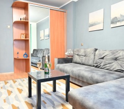 Апартаменты с балконом и с видом на город в Апарт-Отель около ЖД Вокзала