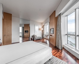 Номер Panorama, с видом на реку и доступом в Swiss Executive Lounge - с большой двуспальной кроватью в Swissotel Красные Холмы
