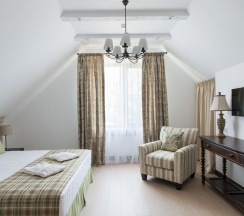 Номер люкс премиум в Аверон