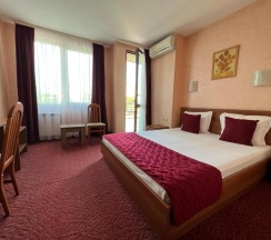 Трёхместный номер Standard в Hotel 007