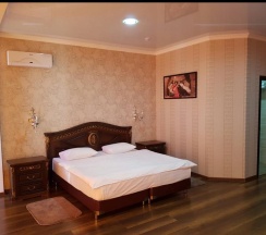 Номер полулюкс с 1 двуспальной кроватью в Лига чемпионов