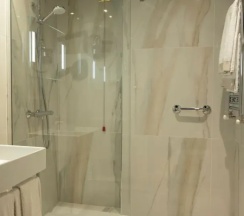Трёхместный номер Spacious в Отель C-Hotels Concorde
