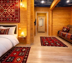 Двухместный комфорт с общей террасой и видом на горы | 2 этаж в Hayat Haus