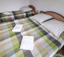 Трёхместный номер "Семейный" №3 в Кедр Золотой