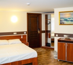 Номер первой категории без вида в Лермонтова 8