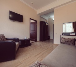 Люкс с 2 комнатами в Олимпия