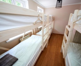 Кровать в общем номере (женский номер) в Wanderlust Hostel