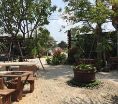 Двухместный номер Standard с балконом двуспальная кровать в Rayonghouse Resort