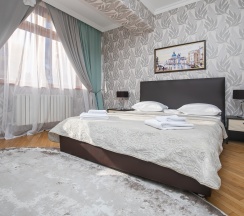 Люкс 3-х комнатный с кухней и балконом 4-х местный в Жемчуг