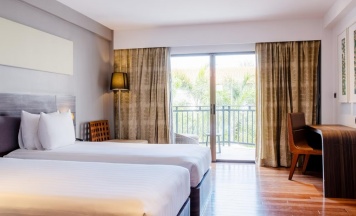Двухместный номер Standard Bathtub Central Building (2 отдельные кровати) в Отель Holiday Inn Resort Phuket Karon Beach by IHG