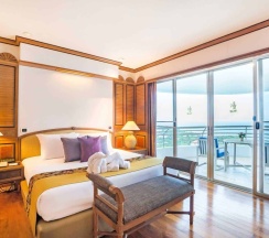 Люкс Royal с 2 комнатами в Royal Cliff Beach Hotel Pattaya