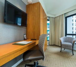 Двухместный номер Deluxe c 1 комнатой с балконом (двуспальная кровать) в Chatrium Sathon Bangkok