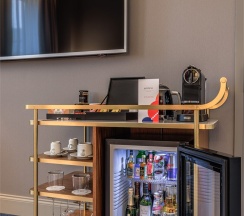 Люкс Амбассадор с балконом в Maidens Hotel Moscow