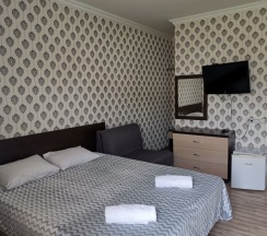 Двухместный номер Standard с балконом и с видом на горы двуспальная кровать в Тропики