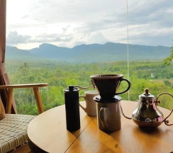 Люкс с балконом в Thanburi Resort