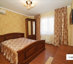 Коттедж с 3 комнатами с балконом и с красивым видом из окна в Удача