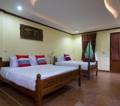Двухместный номер Superior с видом на сад двуспальная кровать в Bueng Bua Thong Resort