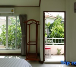 Коттедж с 3 комнатами в Kamalar Palace Longstay house